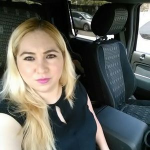 Meet your Posher, Adriana